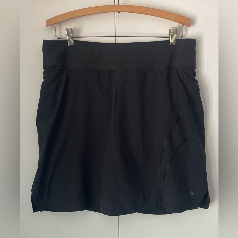 SkirtSports running/athletic skirt, Size Large - Picture 2 of 11
